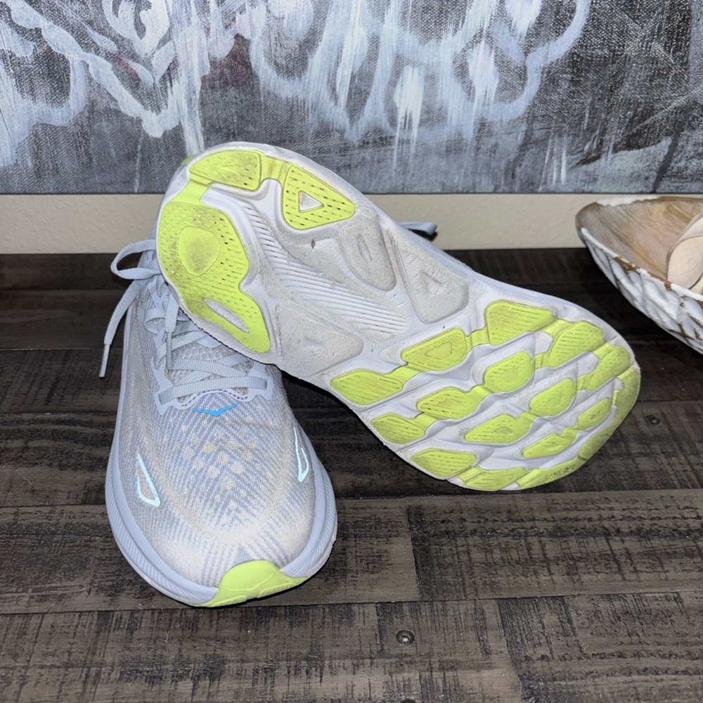 Hoka Women's Clifton 9 sneakers SZ Women's 10D WIDE - Picture 12 of 16
